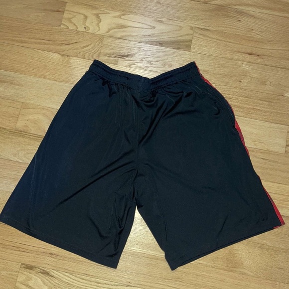 Under Armour Workout Shorts - Picture 2 of 2